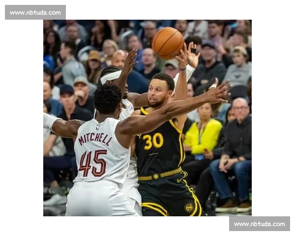 六月二日勇士对决骑士总决赛巅峰之战再掀篮球历史风云新篇章震撼