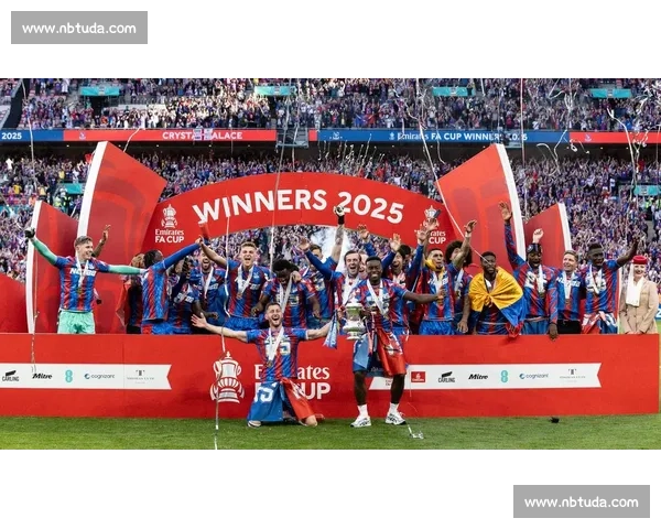 欧冠焦点战莱比锡红牛迎战曼联豪门对决引爆球迷期待赛场风云再起巅峰碰撞